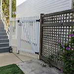 Venice Canals & Beach Guest House
